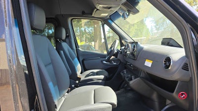 2026 Mercedes-Benz Sprinter Passenger Van 2500 High Roof I4 Diesel HO 170 RWD