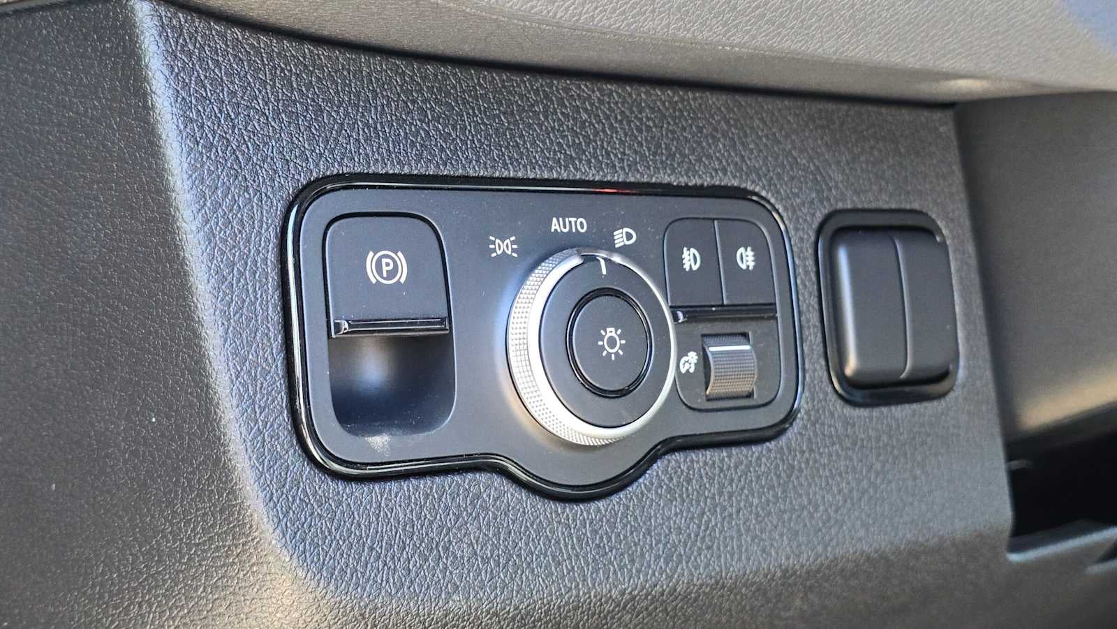 2026 Mercedes-Benz Sprinter Passenger Van 2500 High Roof I4 Diesel HO 170 RWD