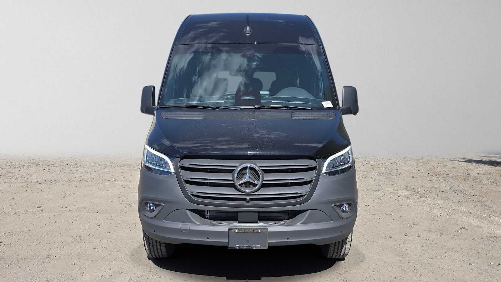 2026 Mercedes-Benz Sprinter Passenger Van 2500 High Roof I4 Diesel HO 170 RWD