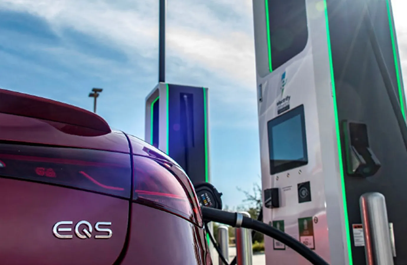 Navigation with Electric Intelligence 